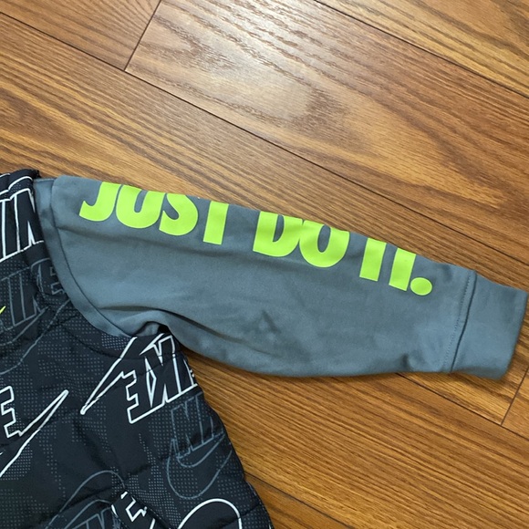 Nike Therma boys full zip puffer hoodie padded mock vest jacket black / volt M - Picture 5 of 13